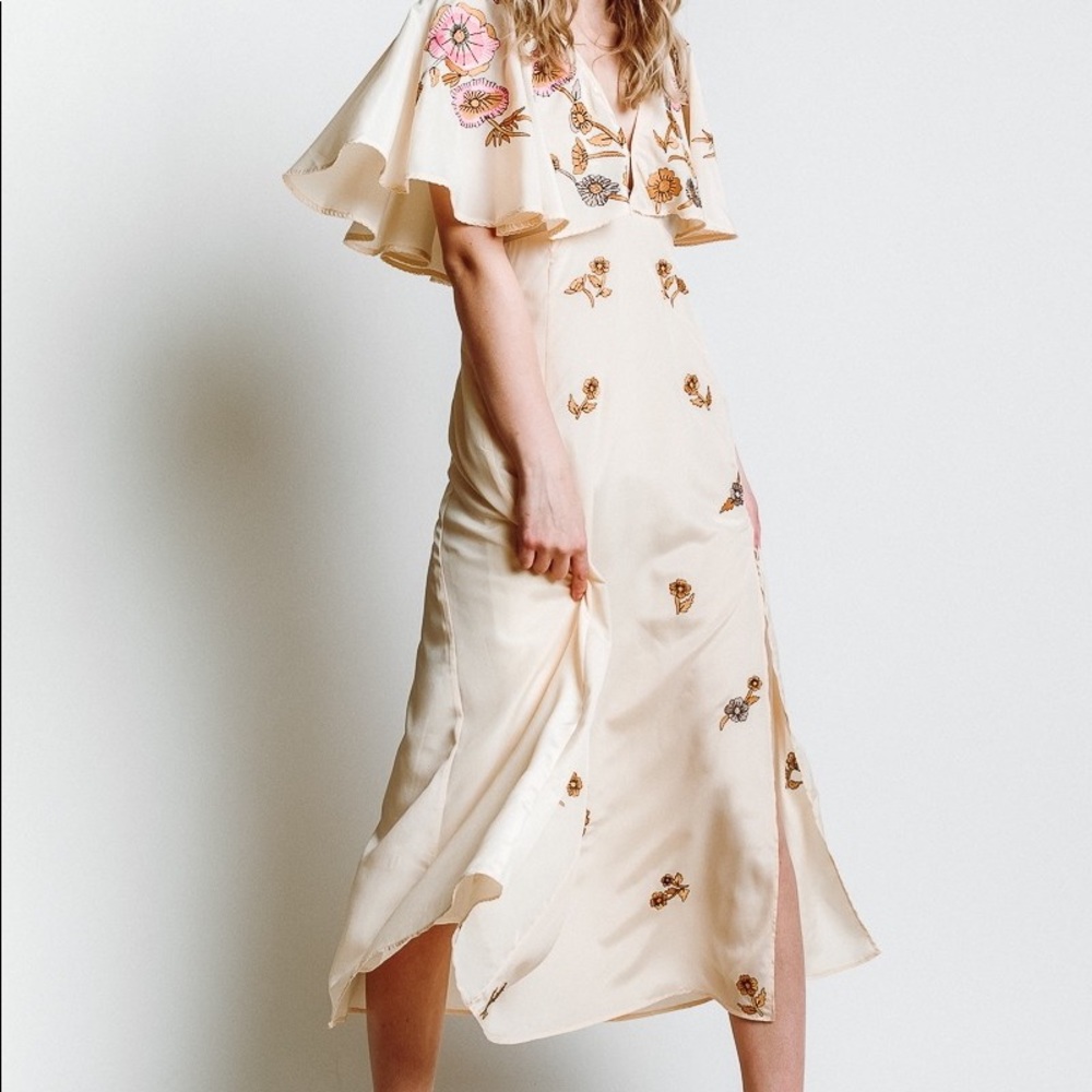 Cleobella HERMOSA KAFTAN DRESS IN APRICOT, SM - Picture 2 of 7